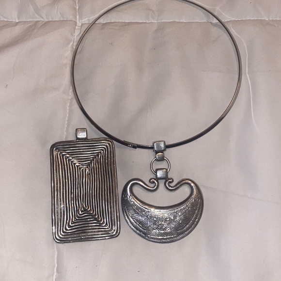 Elegant Necklace - Picture 7 of 11
